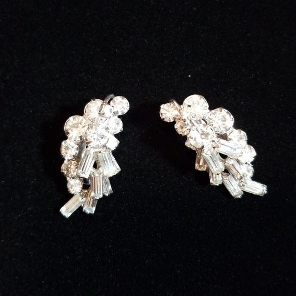 Vintage Rhinestone Cluster Earrings - Picture 5 of 6